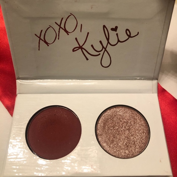 KYLIE Cosmetics Limited Edition Mini Duo EyeShadow - Picture 3 of 6